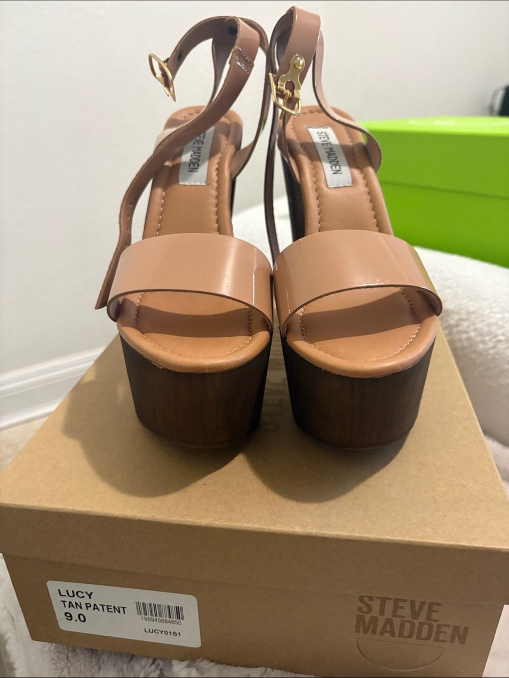 Steve Madden Lucy Patent Platform Sandals in Tan